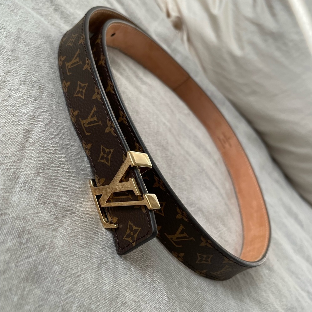 Womens authentic Louis Vuitton monogram belt